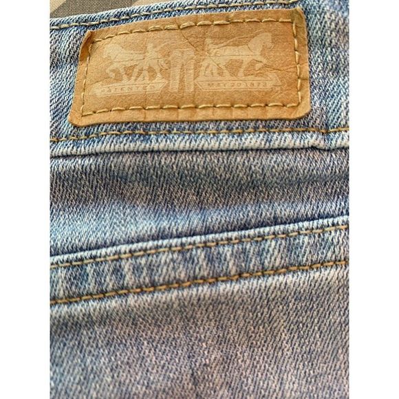 Womens Capri Levi's Jeans Light Wash Size 6 Cuffed Stretch 1012 Crop Denim Short - Picture 7 of 10